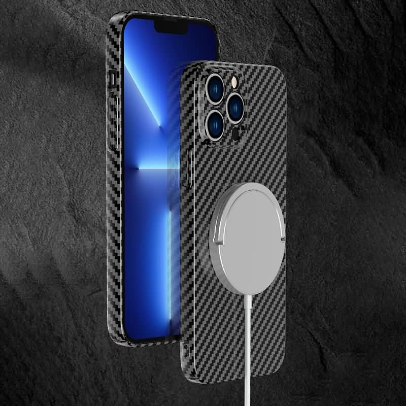 iPhone 14 シリーズ対応 カーボン風PCケース Magsafe対応 カメラレンズ保護 背面型カバー iPhone 13